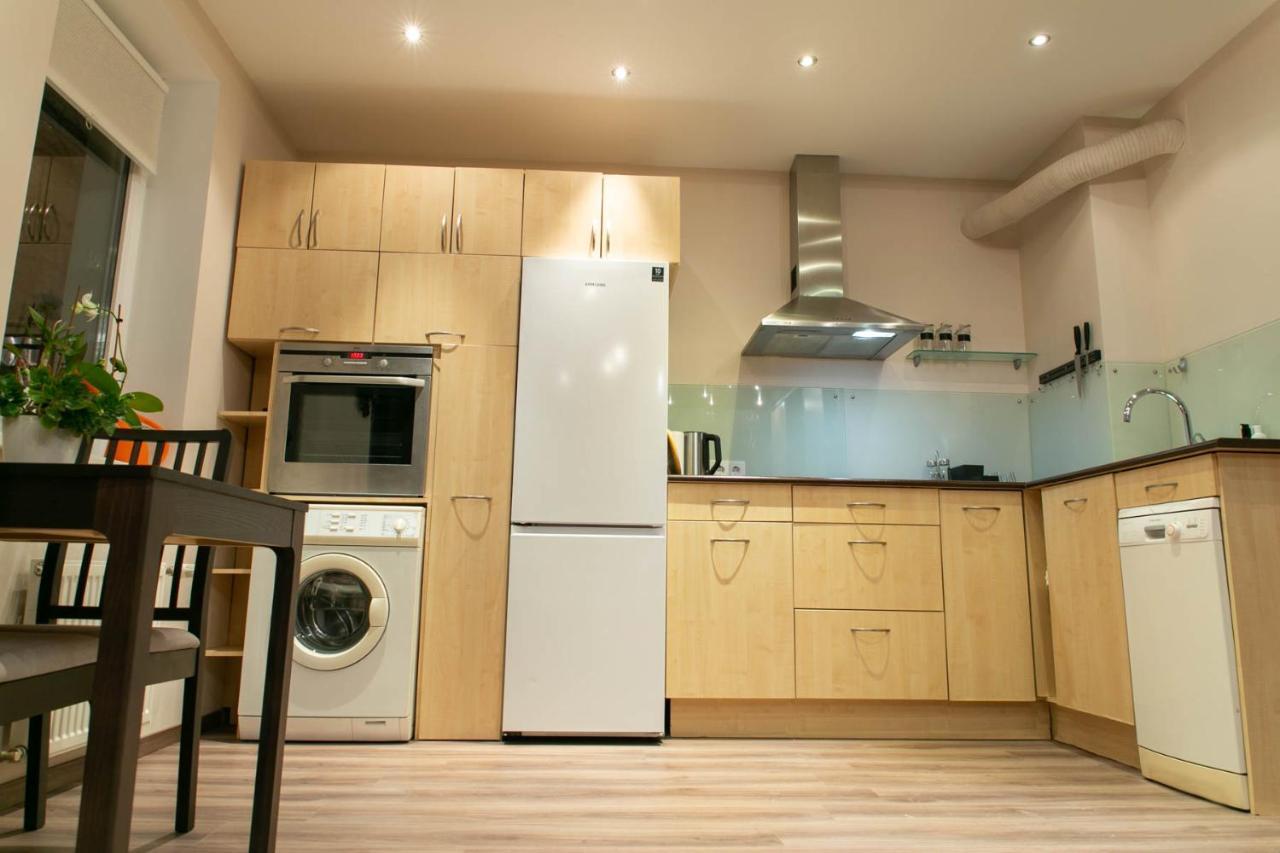 Brassy Apartment Рига Екстериор снимка